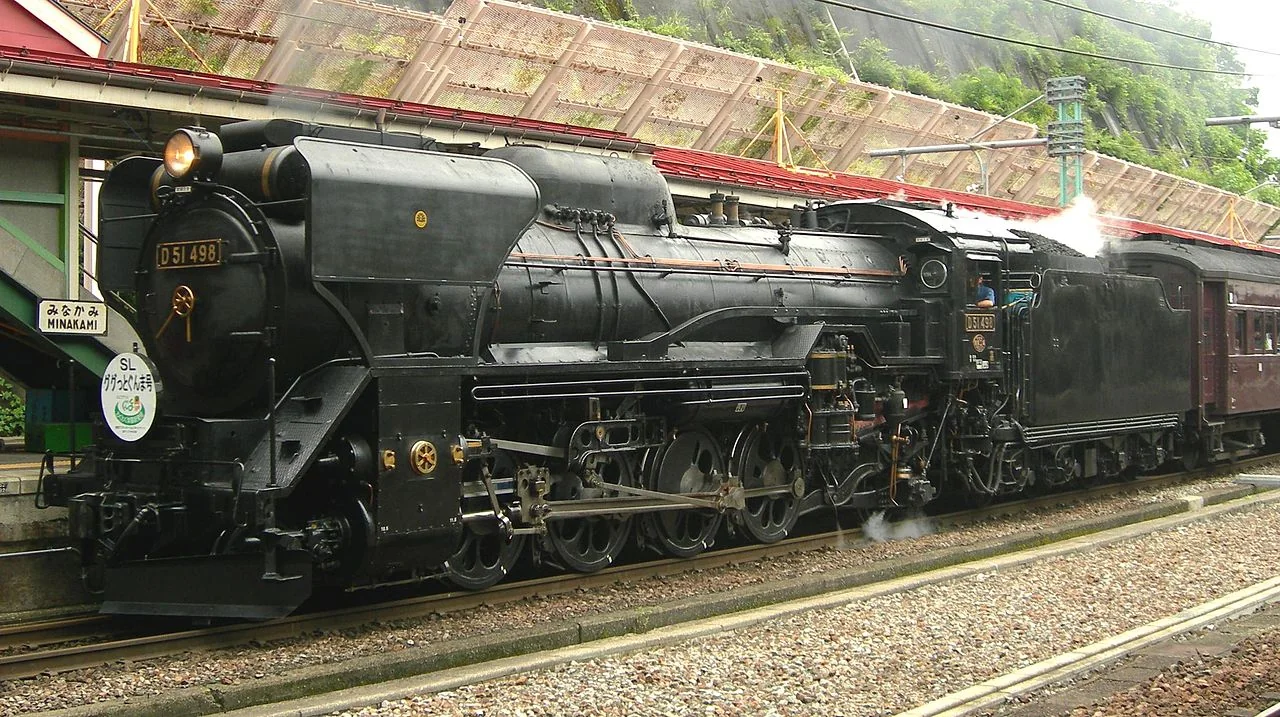日本 D51 蒸汽机车的大锅炉、除烟板和密集车轮